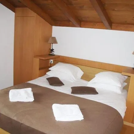 Sleeps 12 Wifi *