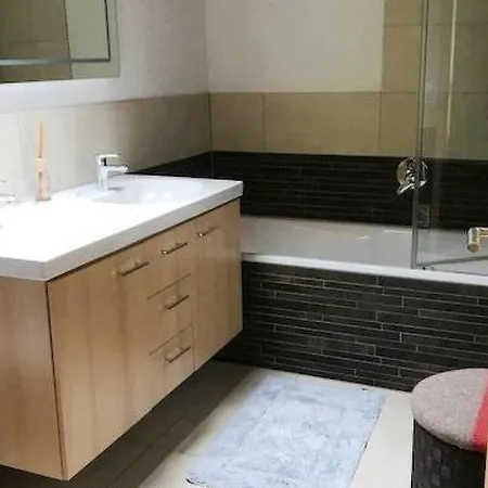 Sleeps 12 Wifi Апартаменты Цвайзиммен